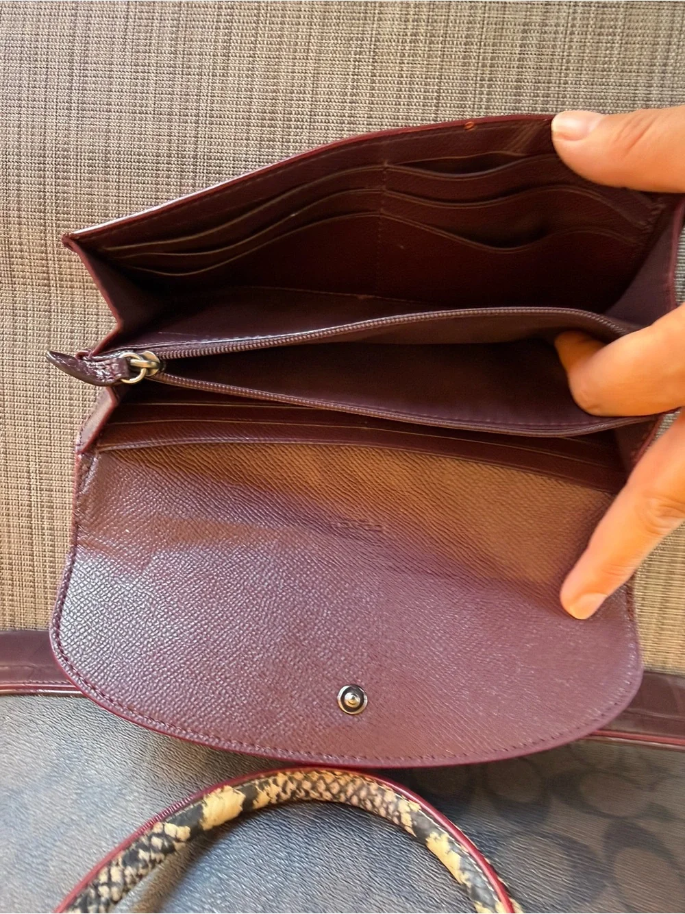 Coach signature sierra